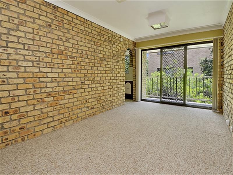 8/67 Warren Street, St Lucia QLD 4067