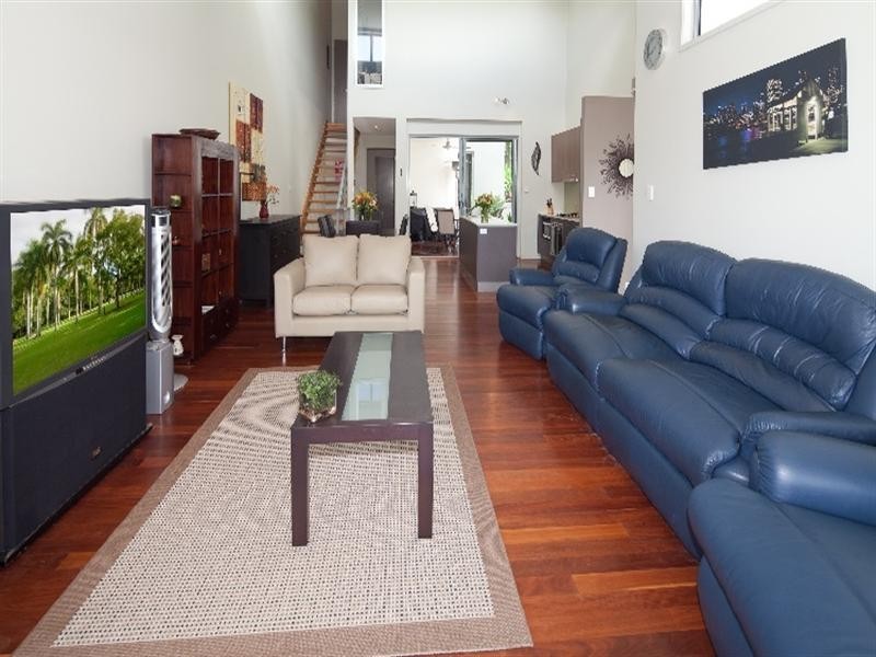 1/64 Alpha Street, Taringa QLD 4068