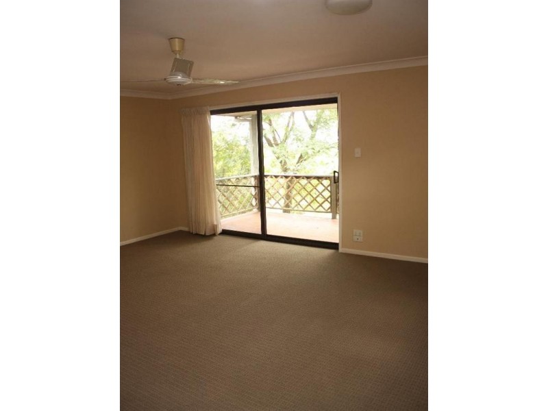 327 Swann Road, St Lucia QLD 4067