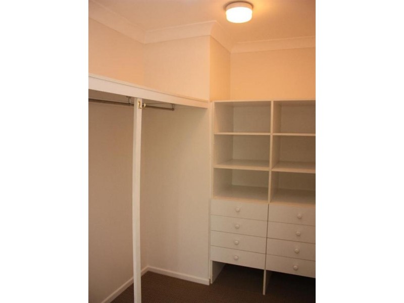 327 Swann Road, St Lucia QLD 4067