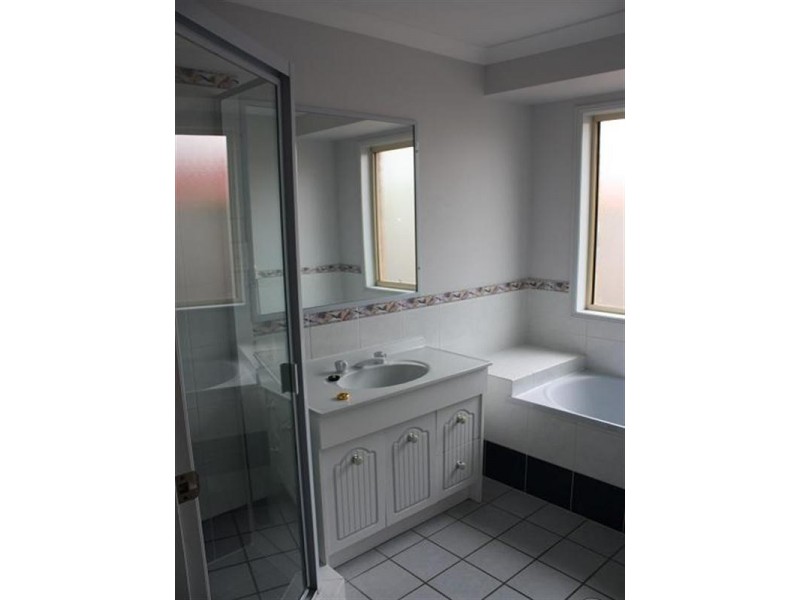 4 Lisadell Street, Moggill QLD 4070