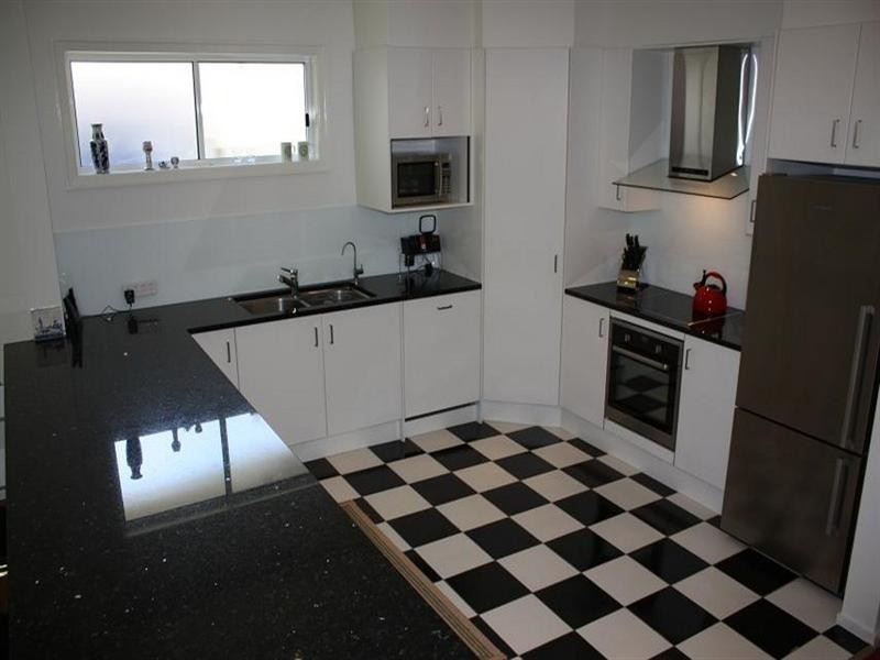 42 Boomerang Road, St Lucia QLD 4067