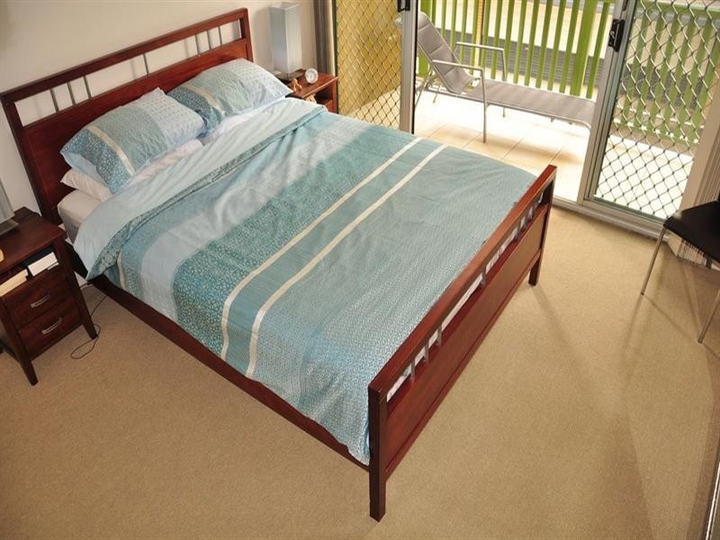 2/54 Lambert Road, Indooroopilly QLD 4068