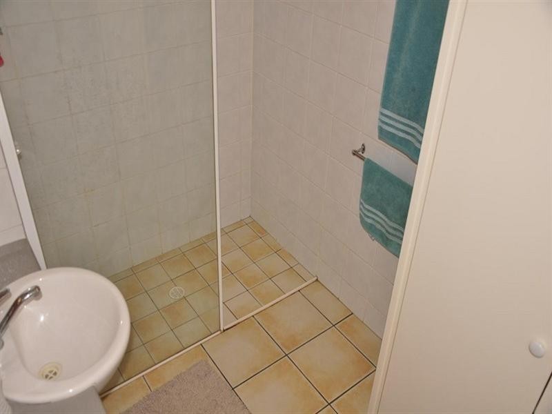 2/54 Lambert Road, Indooroopilly QLD 4068