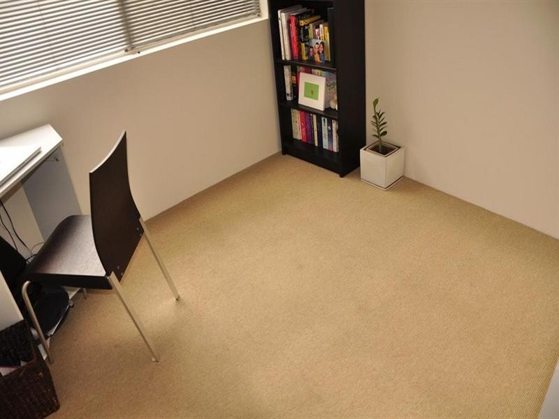 2/54 Lambert Road, Indooroopilly QLD 4068