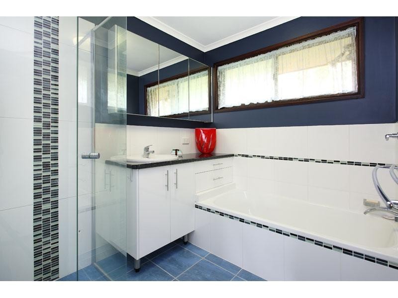 2B Goolman Street, Chapel Hill QLD 4069