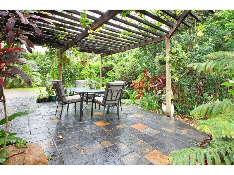 2B Goolman Street, Chapel Hill QLD 4069