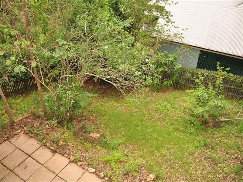 89 Ninth Avenue, St Lucia QLD 4067