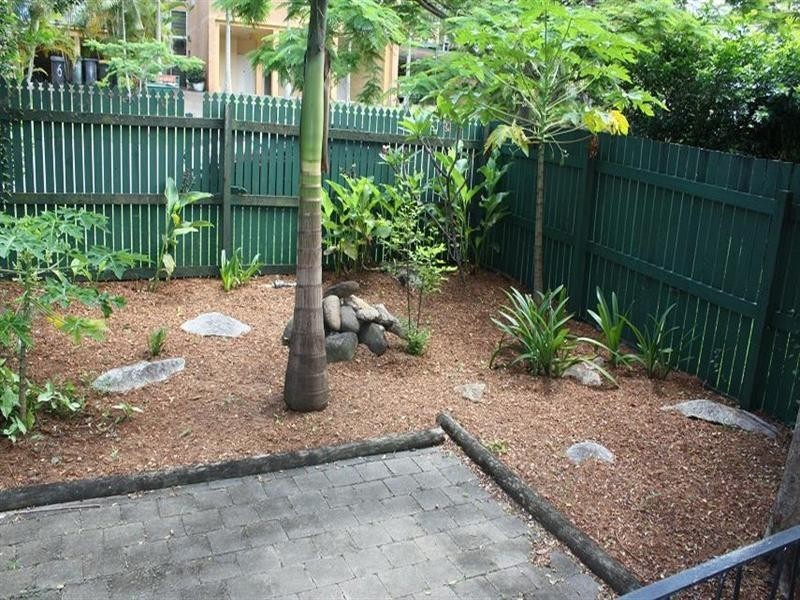 1/14 Annie, Auchenflower QLD 4066