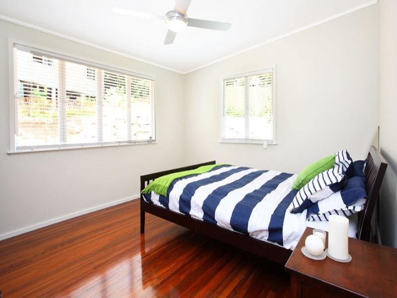 13 Kenton Street, Chapel Hill QLD 4069