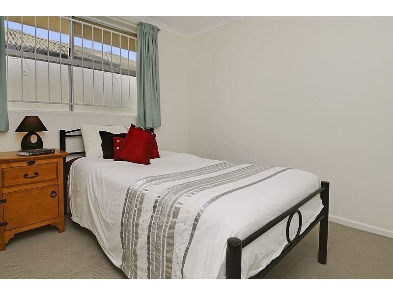 2/87 Swann Road, Taringa QLD 4068