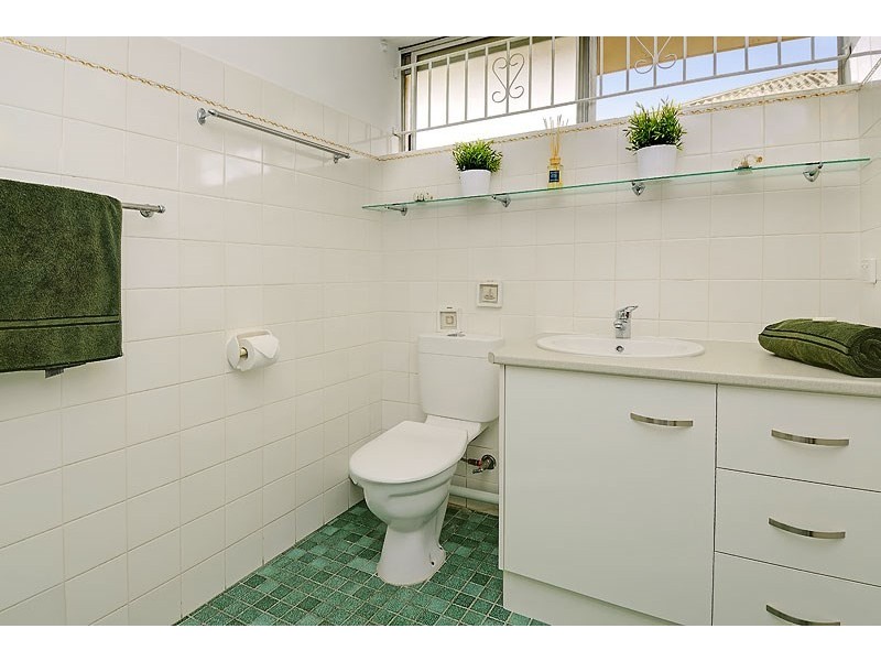 2/87 Swann Road, Taringa QLD 4068