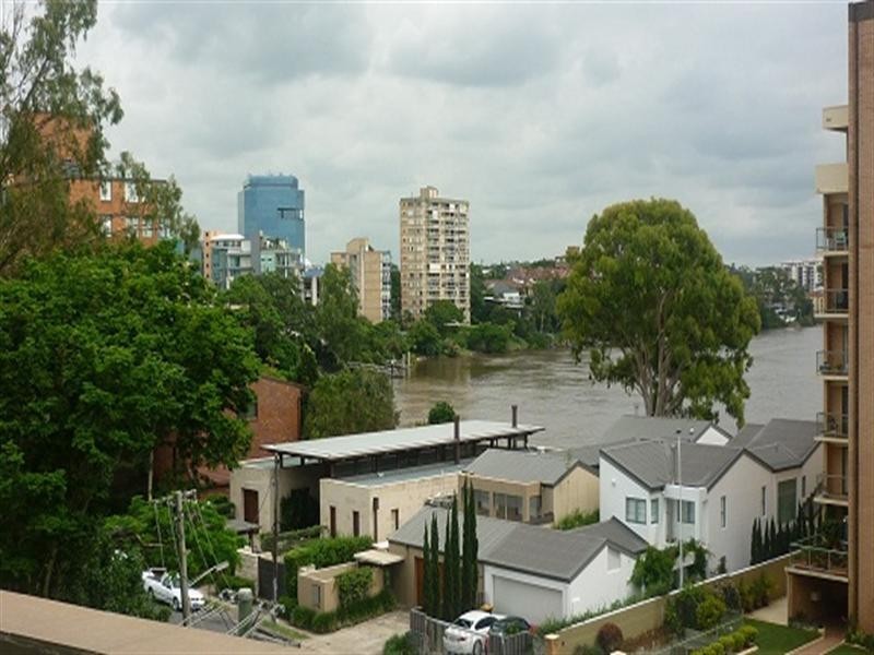 7/40 Sandford Street, St Lucia QLD 4067