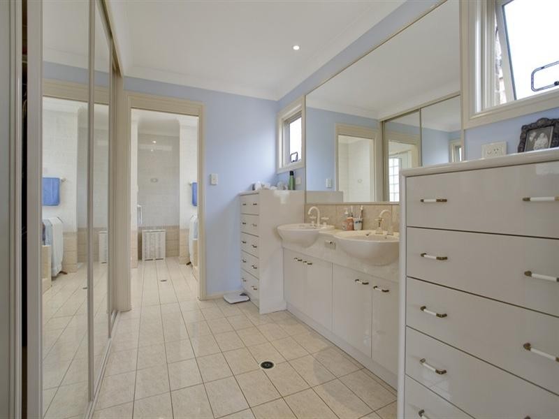 35 Macquarie Street, St Lucia QLD 4067