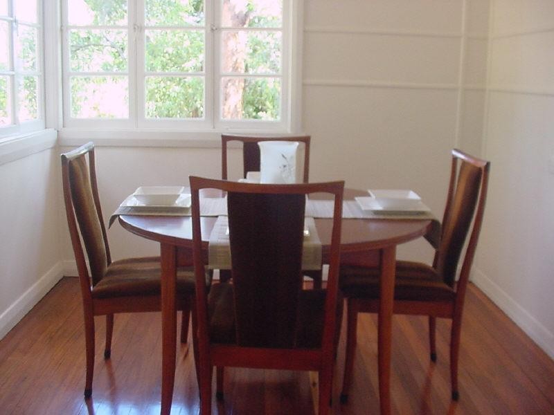 8 Fifth Avenue, St Lucia QLD 4067