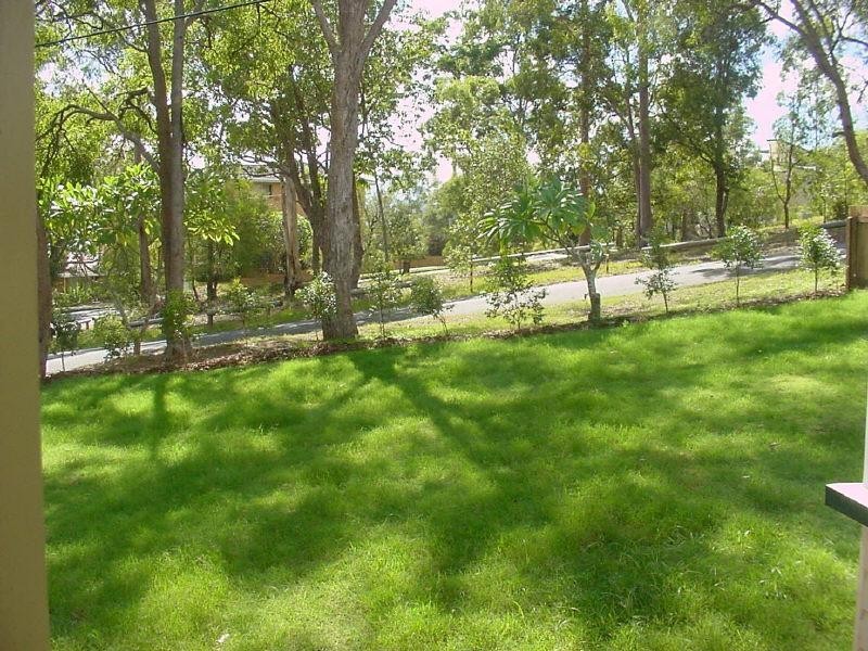 8 Fifth Avenue, St Lucia QLD 4067