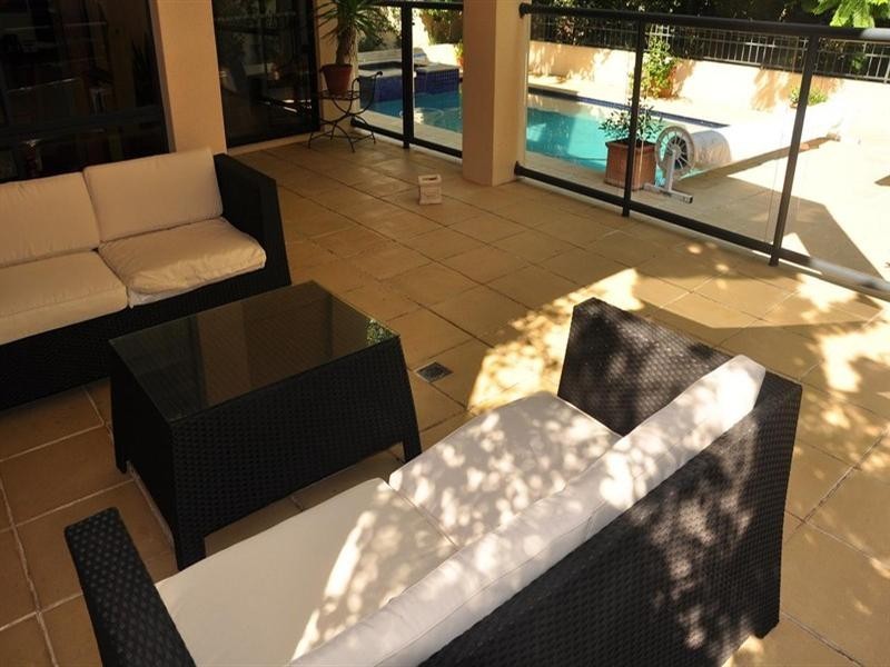 206 Hawken Drive, St Lucia QLD 4067