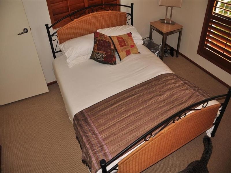 206 Hawken Drive, St Lucia QLD 4067