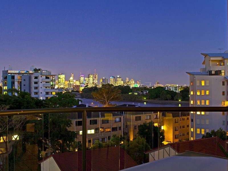 169/7 Land Street ‘REGATTA RIVERSIDE’, Toowong QLD 4066