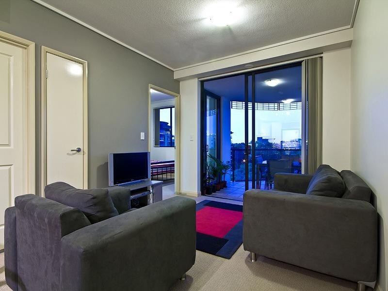 169/7 Land Street ‘REGATTA RIVERSIDE’, Toowong QLD 4066