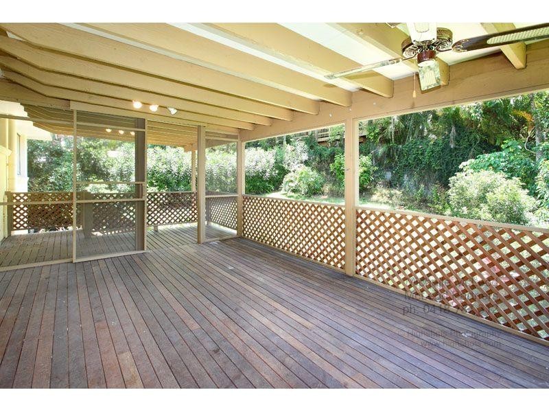 17 Neptune Street, Chapel Hill QLD 4069