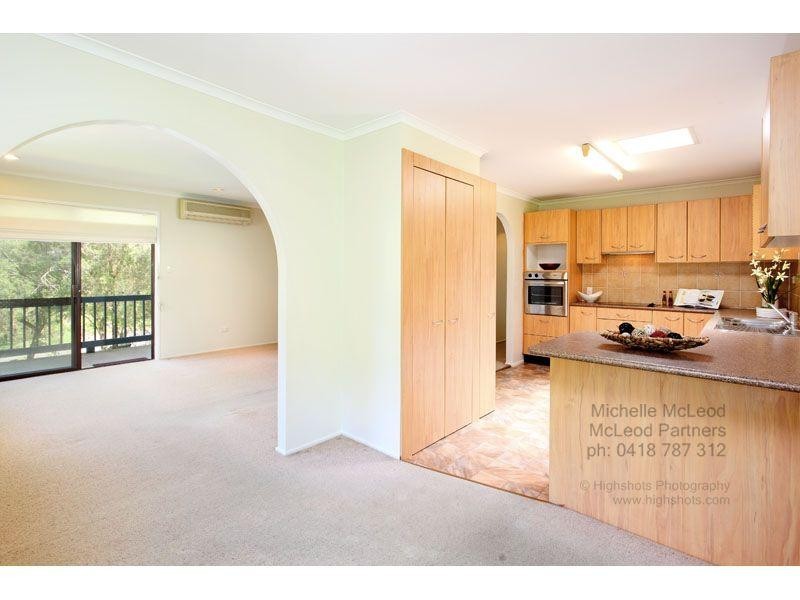 17 Neptune Street, Chapel Hill QLD 4069
