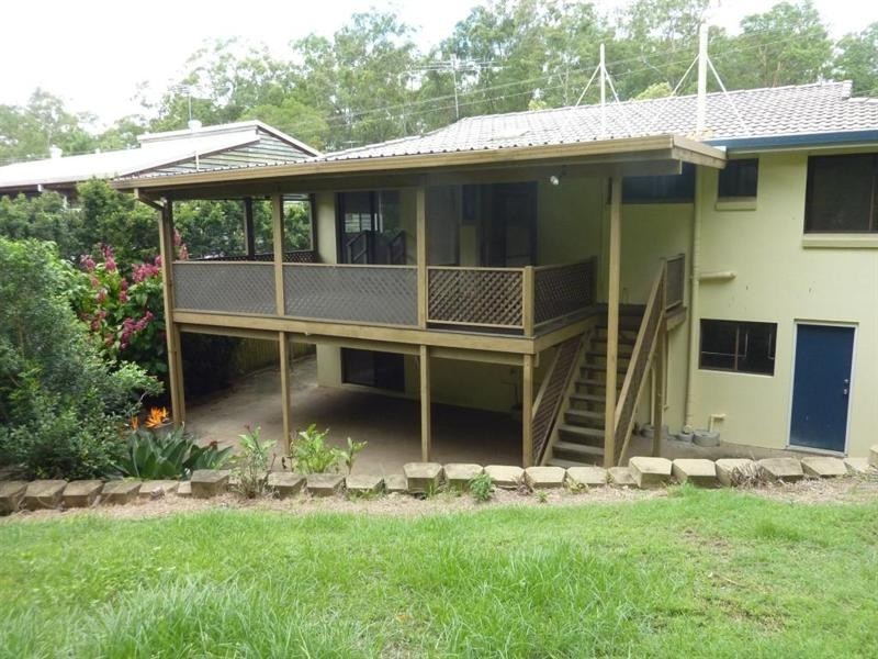 17 Neptune Street, Chapel Hill QLD 4069