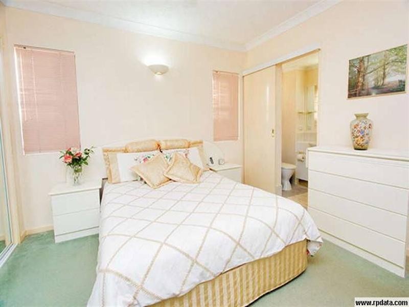 4/102 Indooroopilly Road, Taringa QLD 4068