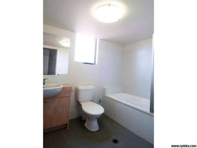 11/16 Grosvenor Road, Indooroopilly QLD 4068