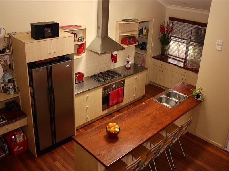 8 Evergreen Close, Kenmore QLD 4069