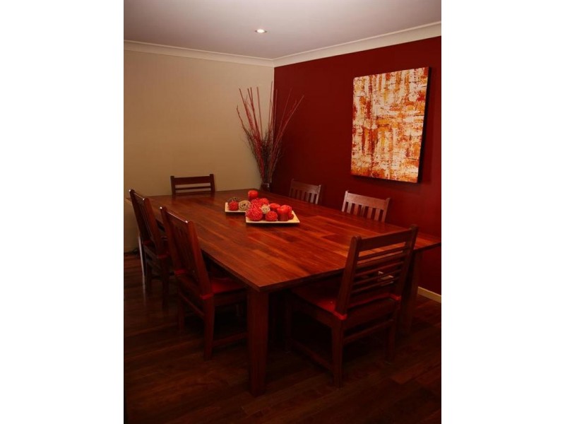 8 Evergreen Close, Kenmore QLD 4069