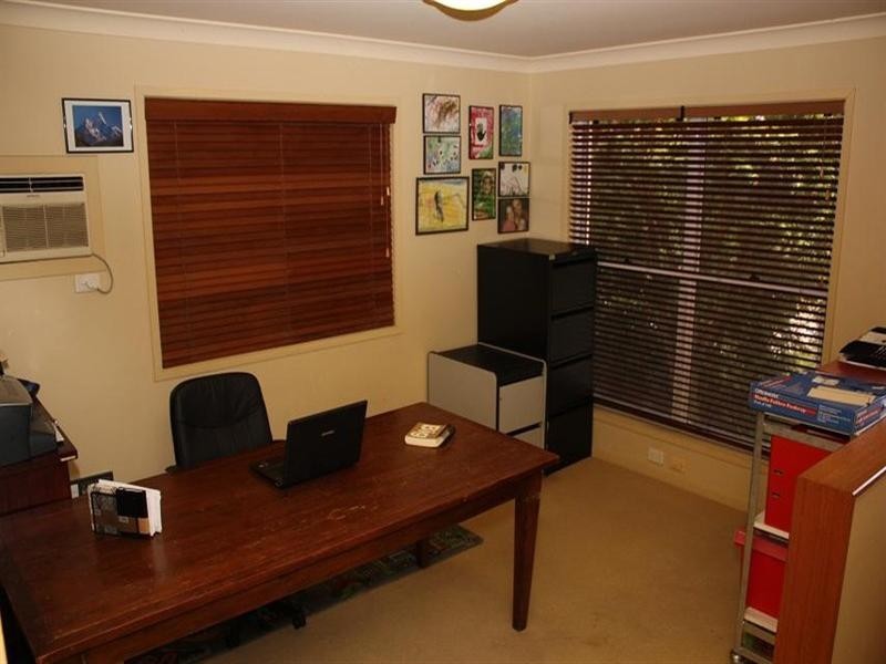 8 Evergreen Close, Kenmore QLD 4069