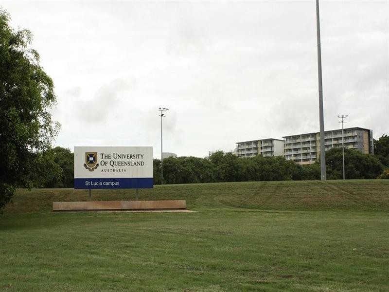 3/226 Carmody Rd (Corner of Warren Street), St Lucia QLD 4067