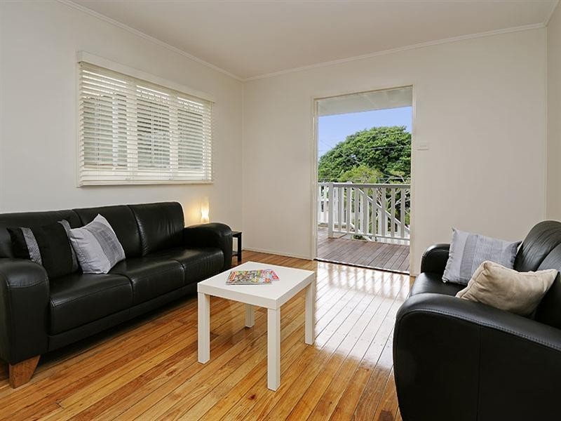 82 Thomas Street, Sherwood QLD 4075