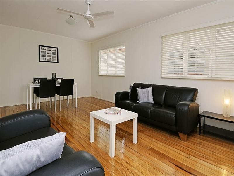 82 Thomas Street, Sherwood QLD 4075