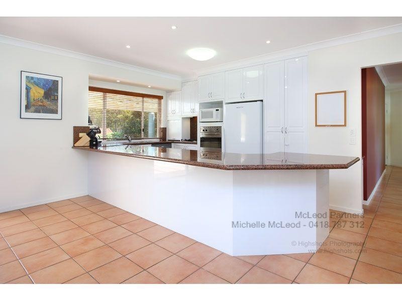 38 Mukurta Street, Chapel Hill QLD 4069