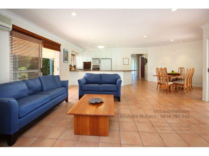 38 Mukurta Street, Chapel Hill QLD 4069