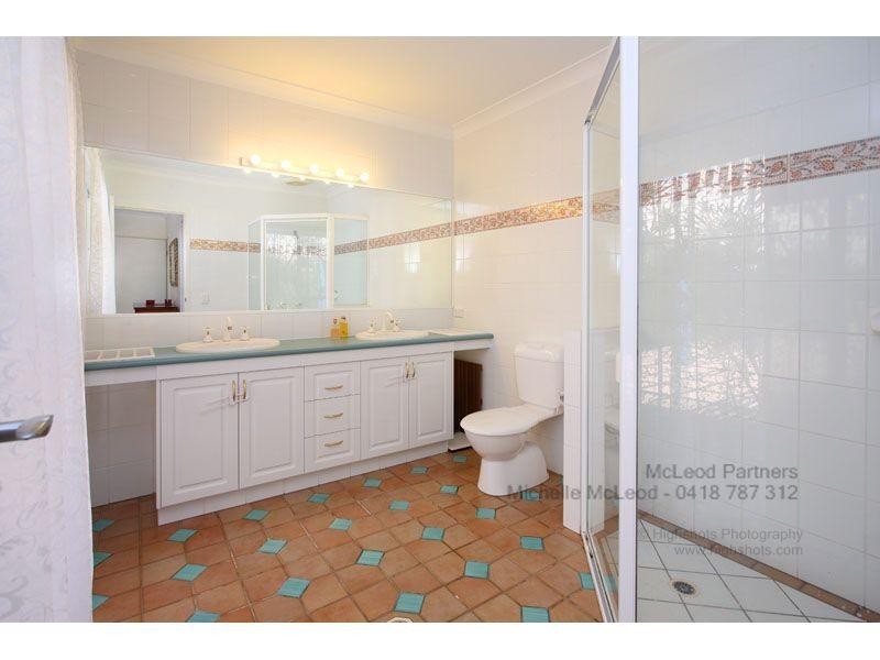 38 Mukurta Street, Chapel Hill QLD 4069