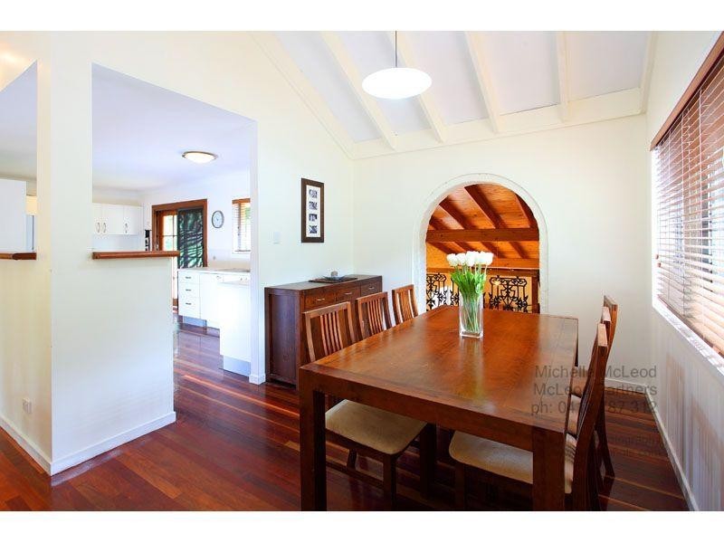 12 Tucker Street, Chapel Hill QLD 4069