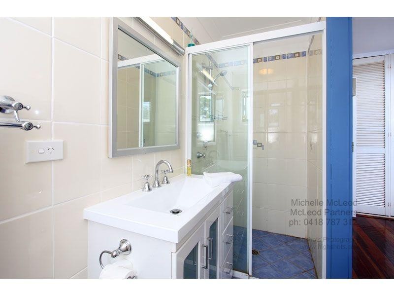 12 Tucker Street, Chapel Hill QLD 4069