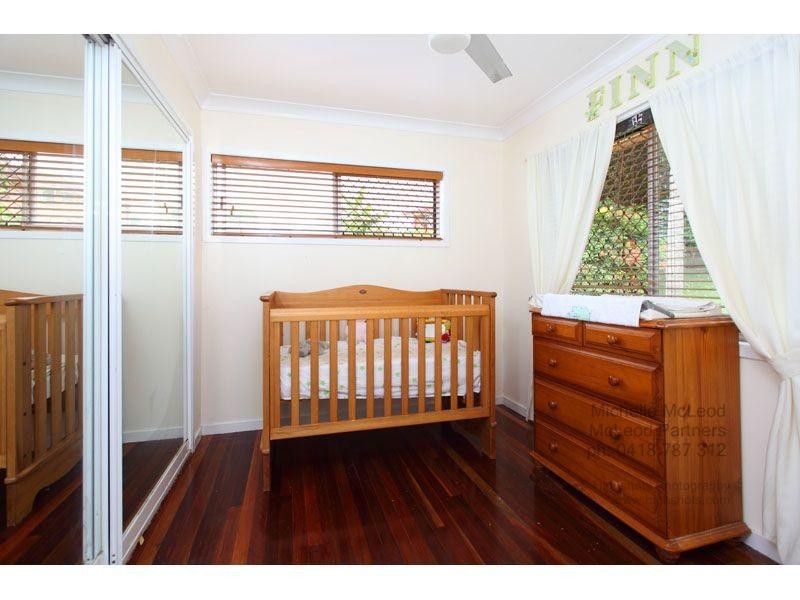 12 Tucker Street, Chapel Hill QLD 4069