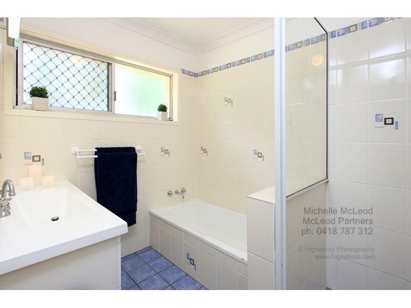 12 Tucker Street, Chapel Hill QLD 4069