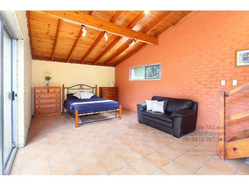 12 Tucker Street, Chapel Hill QLD 4069