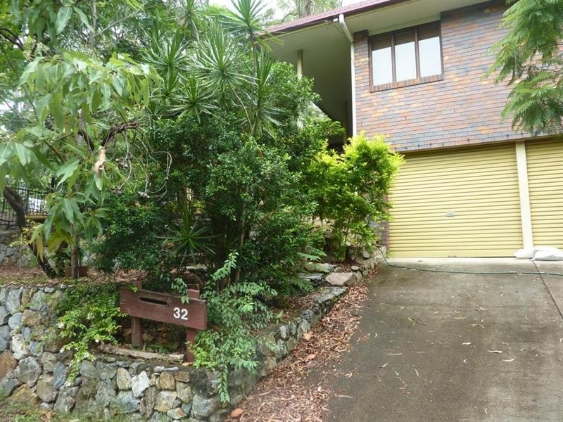 32 Halimah Street, Chapel Hill QLD 4069
