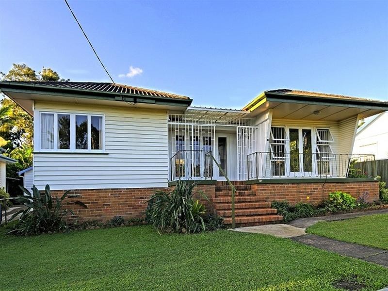 16 Calston Street, Oxley QLD 4075