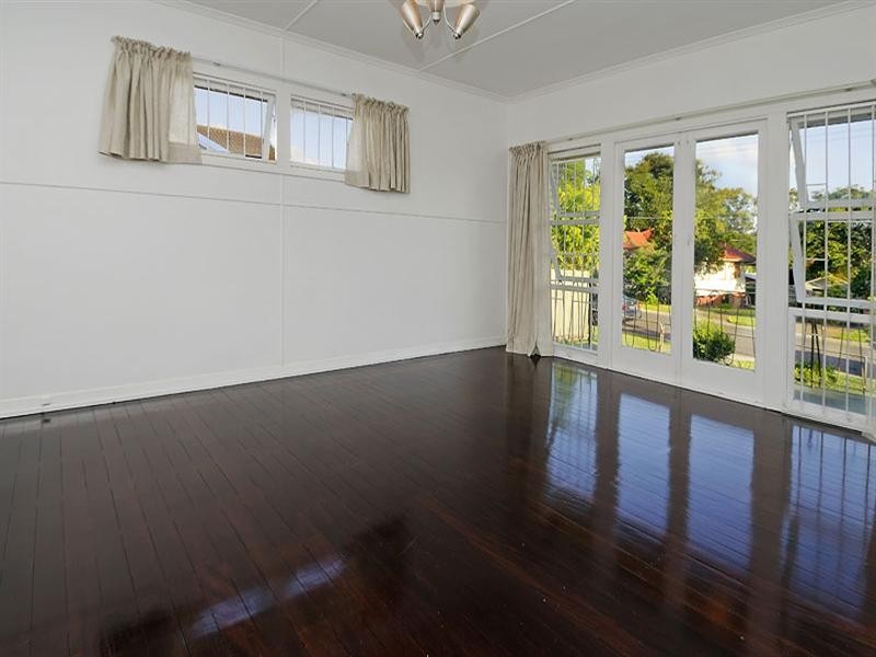 16 Calston Street, Oxley QLD 4075