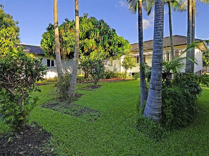 16 Calston Street, Oxley QLD 4075