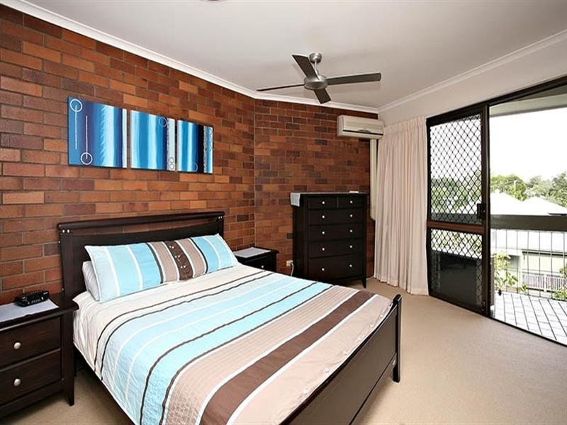 4/46 Newcross Street, Indooroopilly QLD 4068