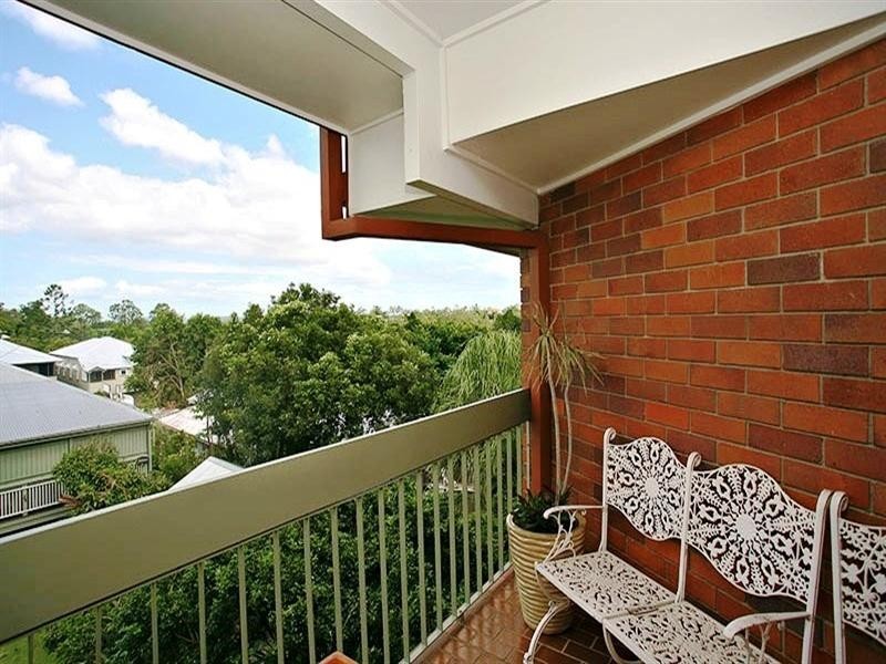 4/46 Newcross Street, Indooroopilly QLD 4068