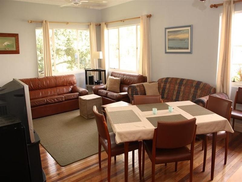 145 Hillside Terrace, St Lucia QLD 4067